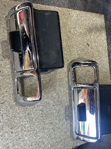 Vintage car ashtray - car, chrome